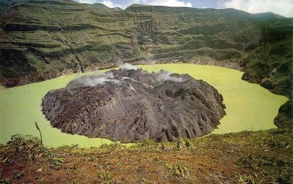 St. Vincent Erupts: A Spectacular Ash Cloud Envelops the Caribbean Paradise