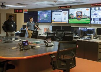 How Emergency Operations Centers Transform into Lifesavers in Times of Crisis