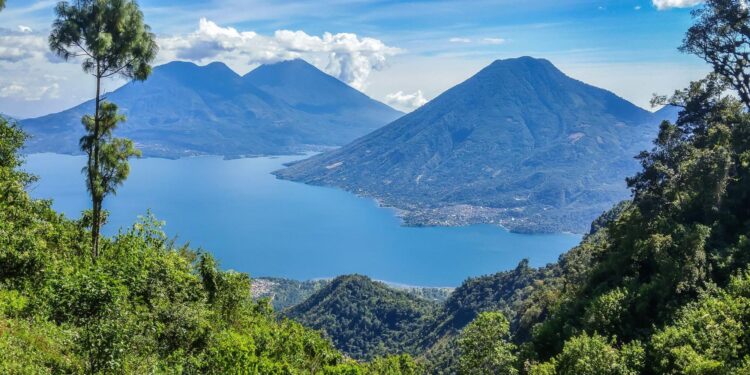 Unveil the Enchanting Splendor of Guatemala’s Most Gorgeous Lake!