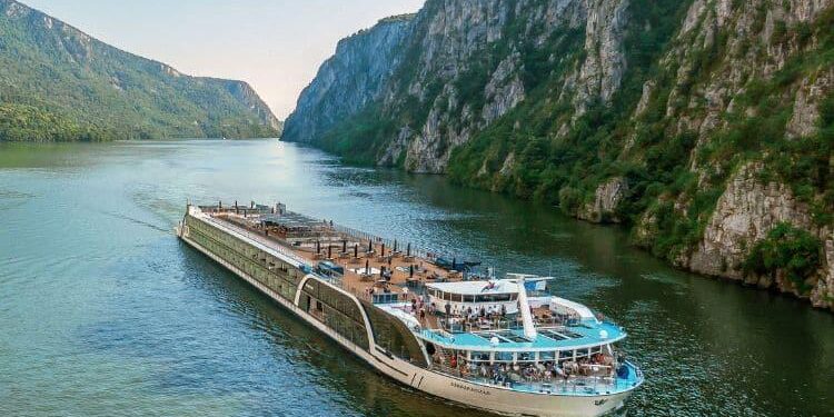 Unveiling Colombia: A Thrilling New Adventure Awaits Travel Advisors with AmaWaterways’ Exciting Cruises!