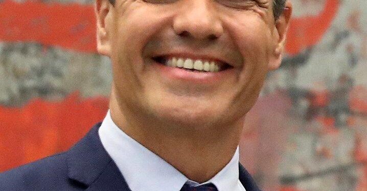 Pedro Sánchez Concludes Dynamic South American Tour in Paraguay, Strengthening Political and Economic Ties!