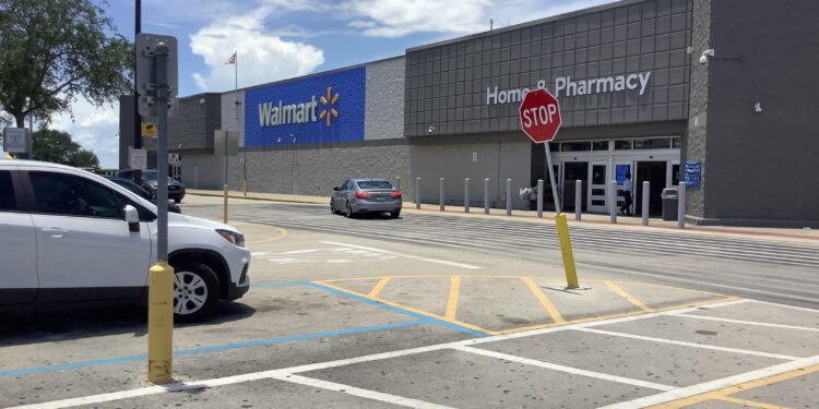 Walmart Leads the Charge: Innovative Green Hydrogen Fuel Cell Truck Trials in Chile!