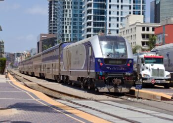 Experience the Ultimate Car-Free Journey Along California’s Breathtaking Pacific Surfliner!