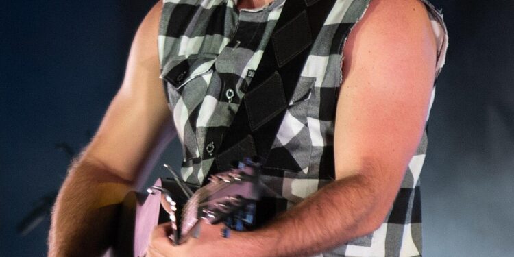 Morgan Wallen’s Bold Stand: Tackling ‘America’s Problem’ in a Powerful Concert Performance