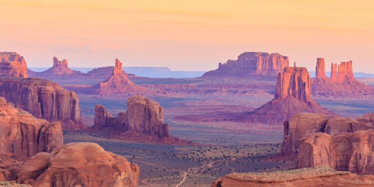 Uncover Arizona’s Most Stunning Natural Wonder and 10 More Must-See Destinations!