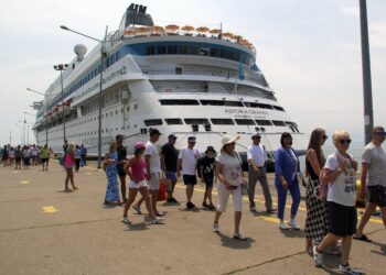 Four Cruise Passengers Caught in Bermuda Drug Bust!