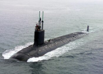 USS Newport News: America’s Mighty Nuclear Submarine Sets Sail for Venezuela!
