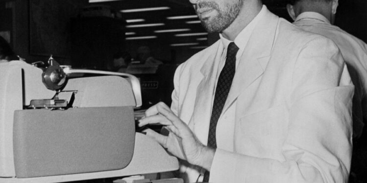 Honoring Henry Raymont: The Fearless Journalist Who Uncovered the Bay of Pigs Invasion at 98