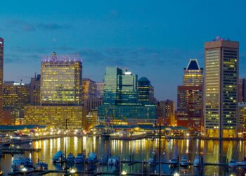 Senator Van Hollen Strengthens Ties with Kilmar Ábrego García in El Salvador