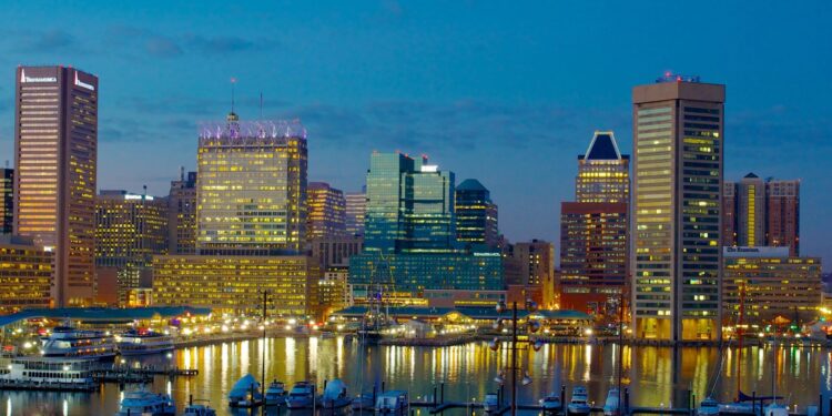 Senator Van Hollen Strengthens Ties with Kilmar Ábrego García in El Salvador