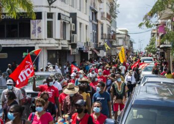 Unrest in Martinique: Protesters Face Off Against Police and Journalists