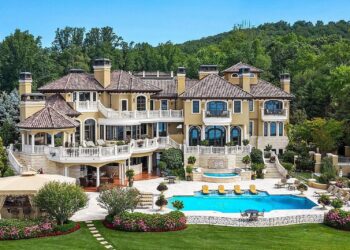 Discover the $300 Million Dream Home: A Luxurious Marvel in Colorado’s Premier Ski Destination!