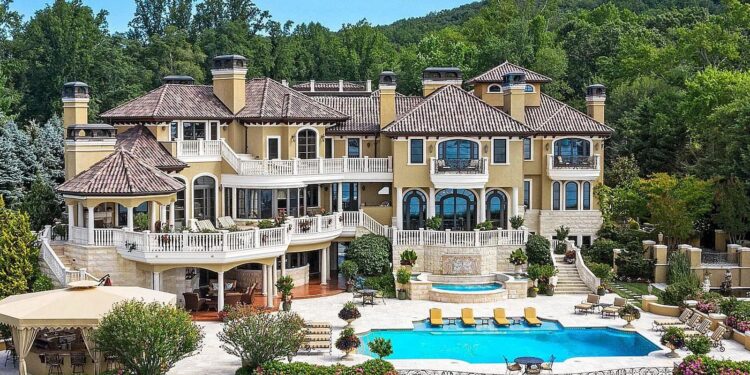 Discover the $300 Million Dream Home: A Luxurious Marvel in Colorado’s Premier Ski Destination!