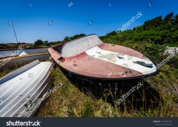 U.S. Navy Takes Down Speedboat Loaded with 1,000 Kilos of Cocaine!