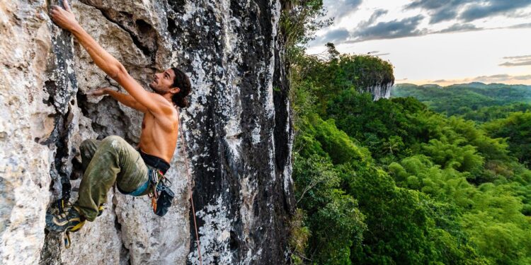 An Inspiring Encounter: The Heartwarming Journey of Two Jamaican Climbers