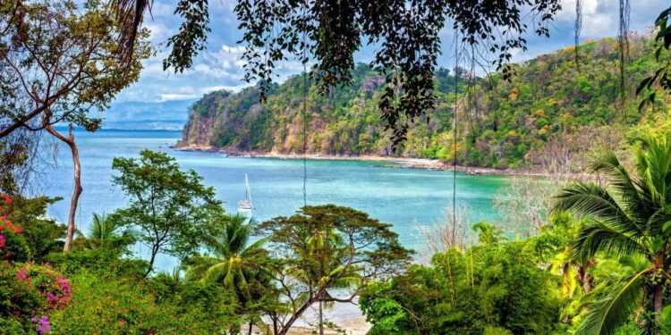 Unveiling Costa Rica: Insider Tips for Finding Your Own Slice of Paradise