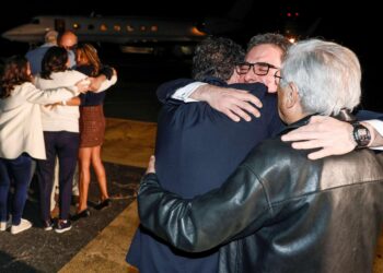 Historic Prisoner Swap: 10 Americans Freed in Dramatic Deal with El Salvador and Venezuela!