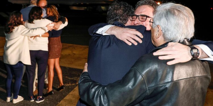 Historic Prisoner Swap: 10 Americans Freed in Dramatic Deal with El Salvador and Venezuela!