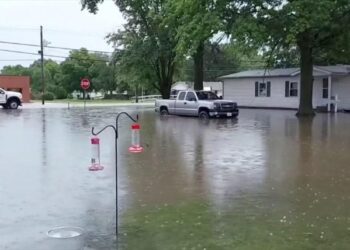 Urgent Flood Warnings: Prepare for Severe Weather in Kansas, Missouri, Oklahoma, and Arkansas!