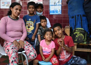 Voices of Resilience: Heart-Wrenching Stories of Venezuelan Survivors from El Salvador’s Mega-Prison