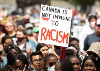 Outrageous Encounter: Man Unleashes Racist Rant at McDonald’s Employee in Canada