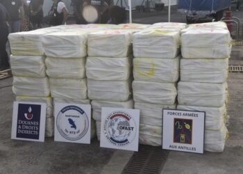 Epic Drug Bust: 1,000 Kilos of Cocaine Captured from Boat in the Dominican Republic!