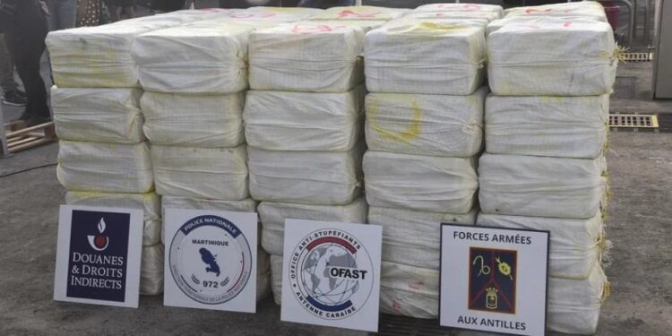 Epic Drug Bust: 1,000 Kilos of Cocaine Captured from Boat in the Dominican Republic!