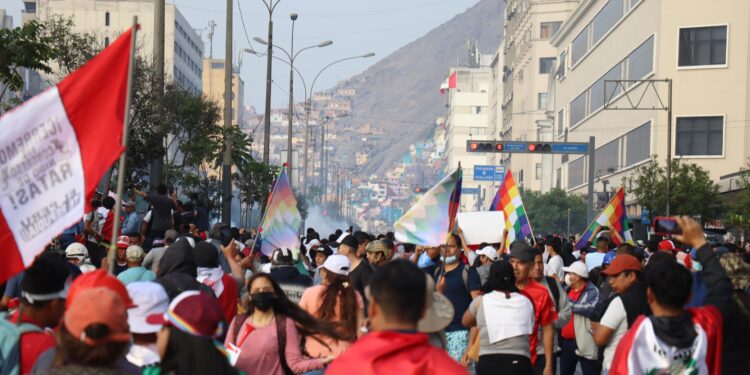 Unstoppable Protests Erupt in Peru: One Dead and Many Injured Amid Presidential Impeachment Crisis