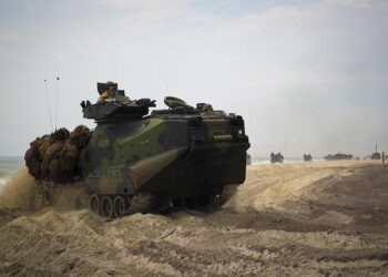 US Marines Dive into Exciting Joint Drills Deep in the Heart of the Panama Jungle!