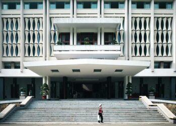 Unveiling Grafton Architects’ Breathtaking First U.S. Building: A Mass-Timber Marvel at the University of Arkansas!
