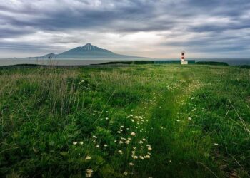 Unveiling a Hidden Gem: The Breathtaking Island 4,000 Miles from the UK That British Expats Are Calling Home!