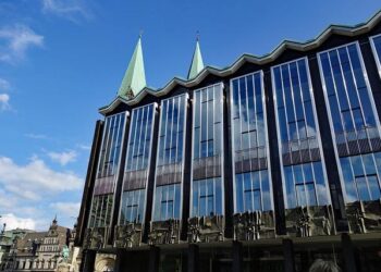 Unlocking Citizenship: Discover the Last Two Countries Offering 2-Year Naturalization as Peru Shakes Things Up!