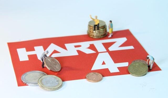 Mexico’s Minimum Wage Surge: A Transformative Step in the Battle Against Poverty in Latin America!