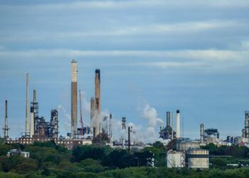 Port Hamilton Triumphs in Eliminating Oil Refinery Hazards After EPA Scrutiny!