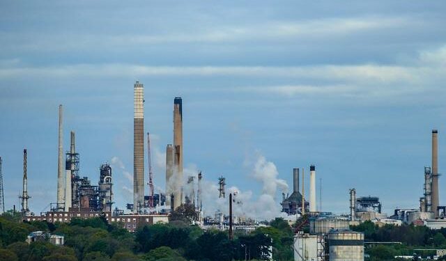 Port Hamilton Triumphs in Eliminating Oil Refinery Hazards After EPA Scrutiny!