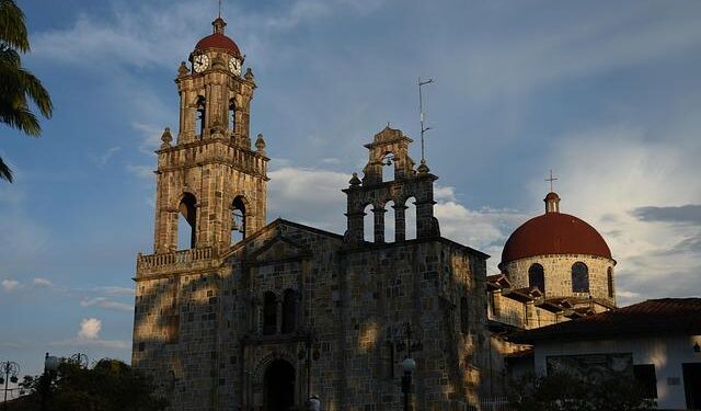 Join the Festivities: Guadalupe Pilgrims Gather in Mexico City for a Colorful Celebration!