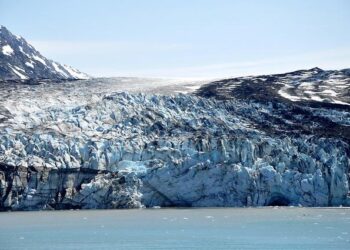 Embark on an Unforgettable Journey: Discover Alaska’s Breathtaking Landscapes with These 10 Top-Rated Cruise Lines!