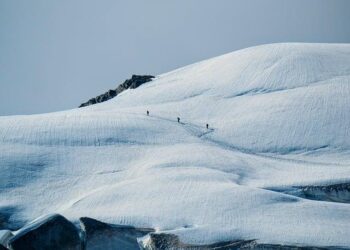 Colombia Takes a Stand Against Ecuador’s Pipeline Fee Hike as Trade Tensions Escalate