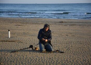 Storm Chasers: The Daring Treasure Hunters Battling Nature’s Fury
