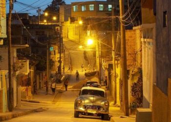 Transforming Local Governance: Cuba’s Daring Strategy to Enhance Connectivity During Power Outages and Fuel Shortages