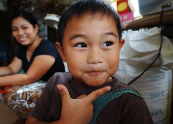 U.S. Troops Block Humanitarian Aid Efforts at Arizona Border