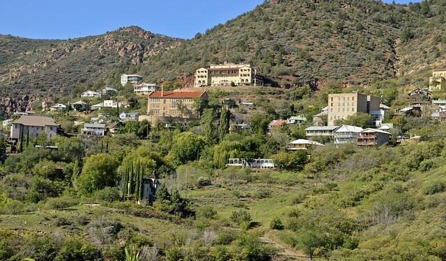 Uncover Arizona’s 9 Most Charming Towns to Visit in 2025!