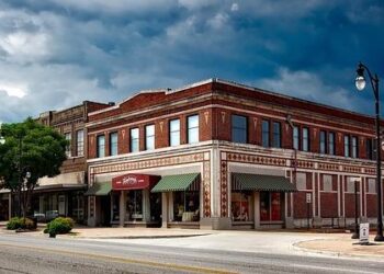 Uncover the Magic of This Charming Alabama Town: A Hidden Gem Among America’s Most Enchanting Small Destinations!