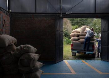 Understanding the Colombia-Ecuador Trade Dispute: Key Insights You Can’t Miss!