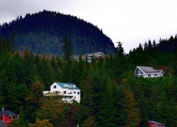 Discover the Enchantment: Holland America’s Koningsdam Launches Breathtaking New Alaskan and Bahamian Voyages!