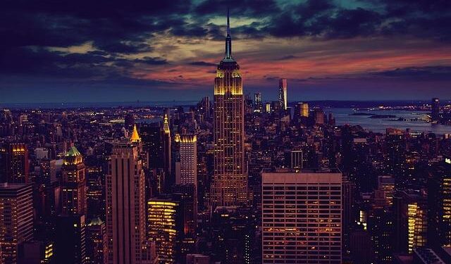 Unveiling the Extremes: A Captivating Comparison of America’s Largest and Smallest States!