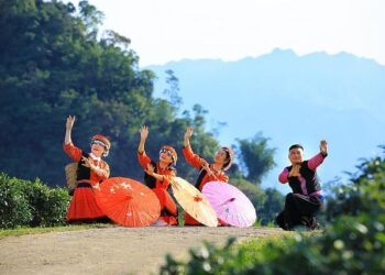 Unveiling the Rich Tapestry of the Hmong Community in America: Captivating Stories and Insights