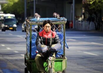 Is Your Next Road Trip at Risk? The Potential Ban on Chinese Cars Entering America!