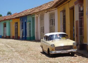Embracing Unity: A Heartfelt Tribute to Cuba from Saint Kitts and Nevis