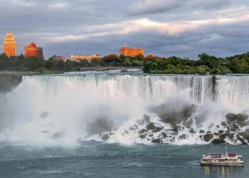 Uncover the 15 Must-Visit Travel Hotspots for American Adventurers!